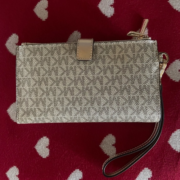 Michael Kors Adele logo smartphone wallet - Picture 2 of 3